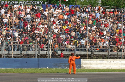 2008-05-11 Monza 1117 - Pit Lane